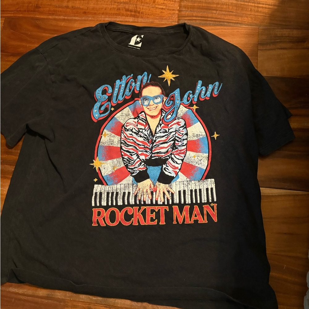 Elton John Rocket Man‎ Graphic Tee Black Short Sleeve T-Shirt (0751)